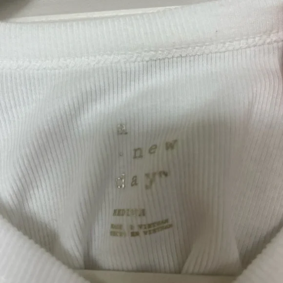 A New Day White Tank Top - Picture 3 of 4